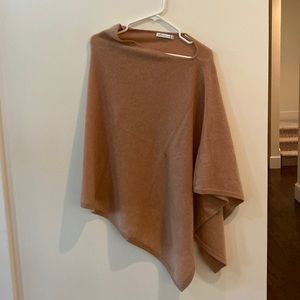 Peter Millar The Essential Cashmere Poncho tan, one size